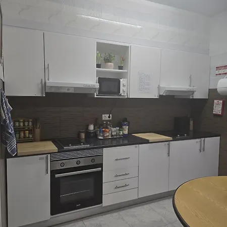 Sunny House Hostel *