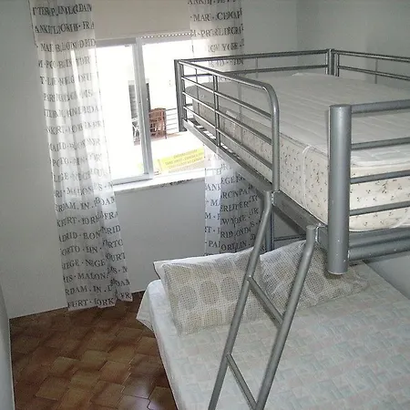 אכסניה Sunny House לאגוּ‏ש