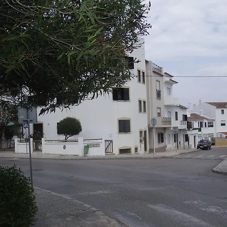 Sunny House לאגוּ‏ש