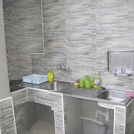 Sunny House Hostal *